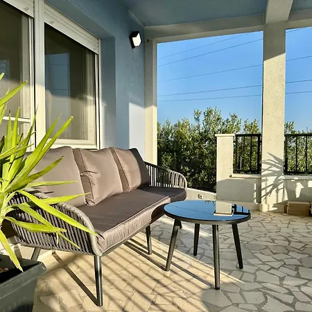 Bay View With Pool & Sea View