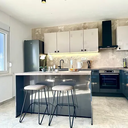 דירה Bay View With Pool & Sea View *