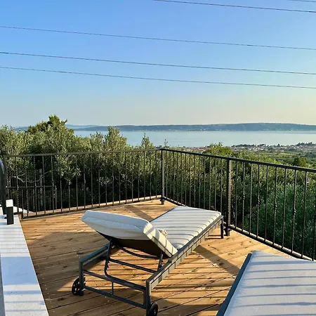 Bay View With Pool & Sea View דירה Kaštela