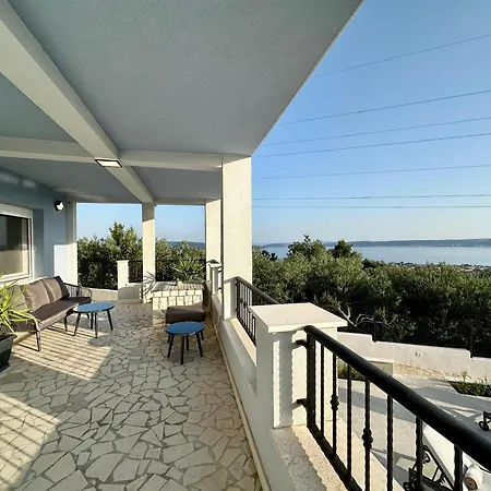 דירה Bay View With Pool & Sea View *