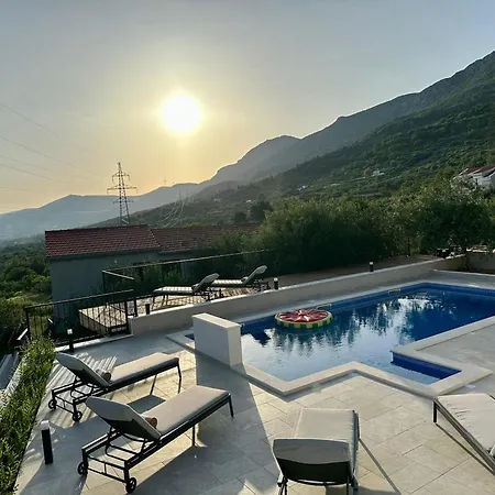 Bay View With Pool & Sea View